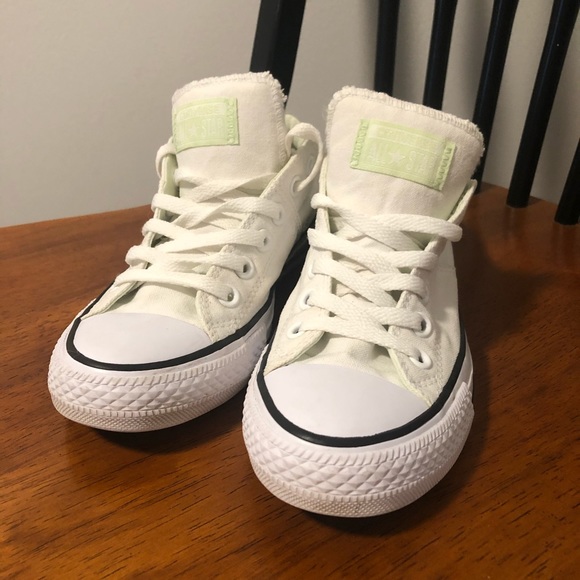 White converse sneakers - Picture 3 of 7